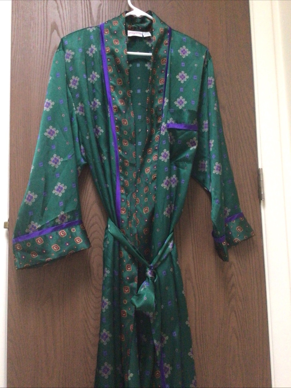 Body Drama club room green paisley Floral Satin Robe, purple trim, Fab, sz  L